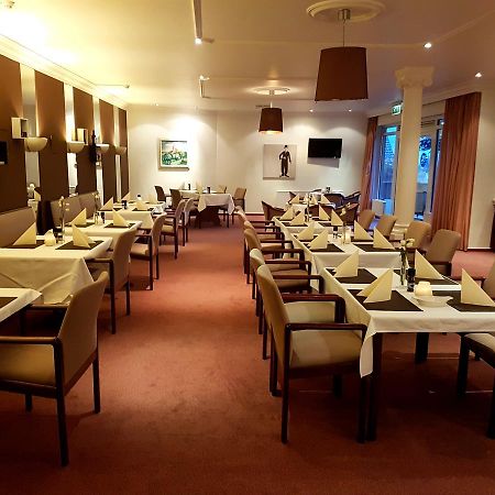 Js Hotel 埃彭 外观 照片