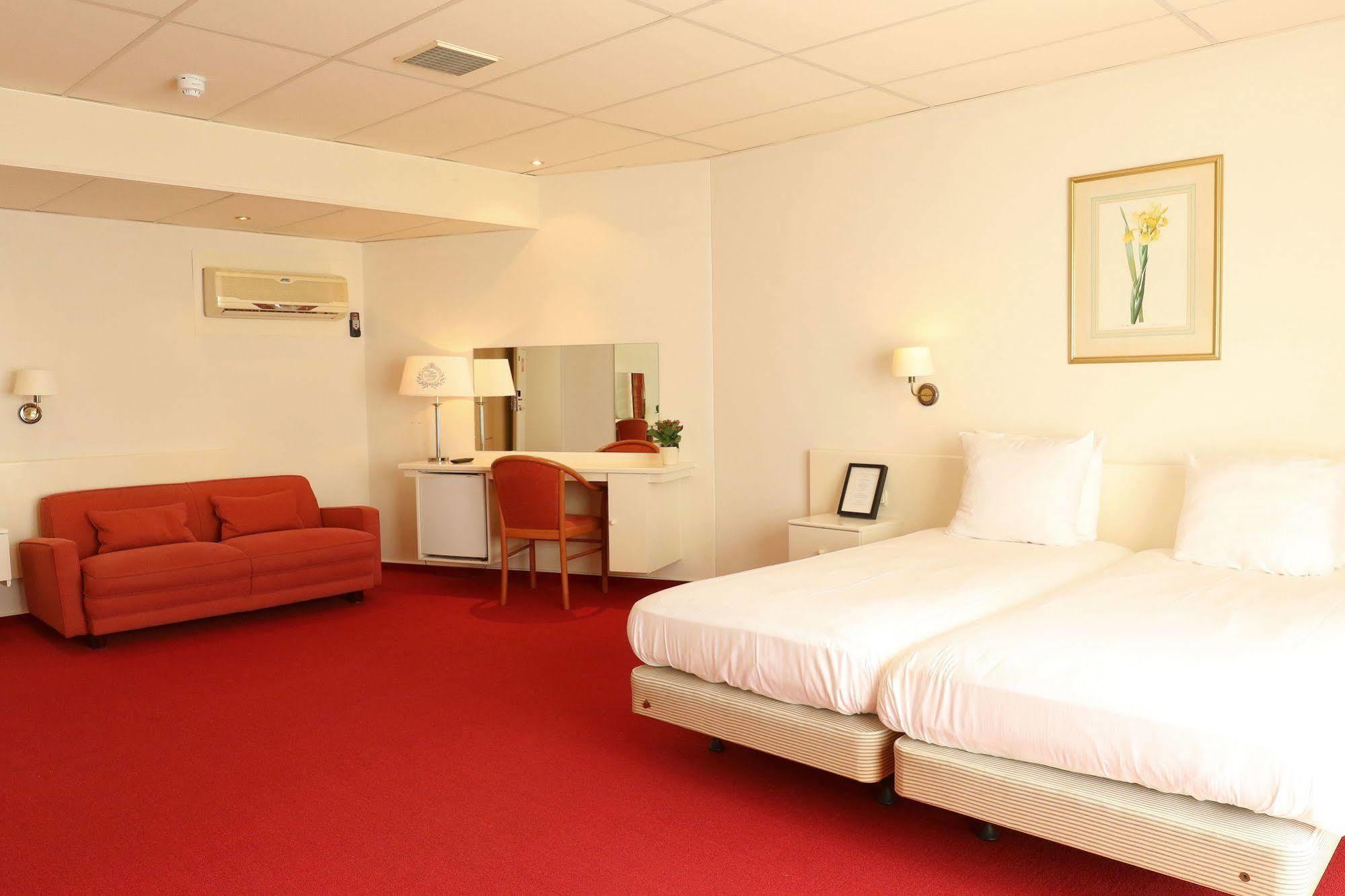 Js Hotel 埃彭 外观 照片