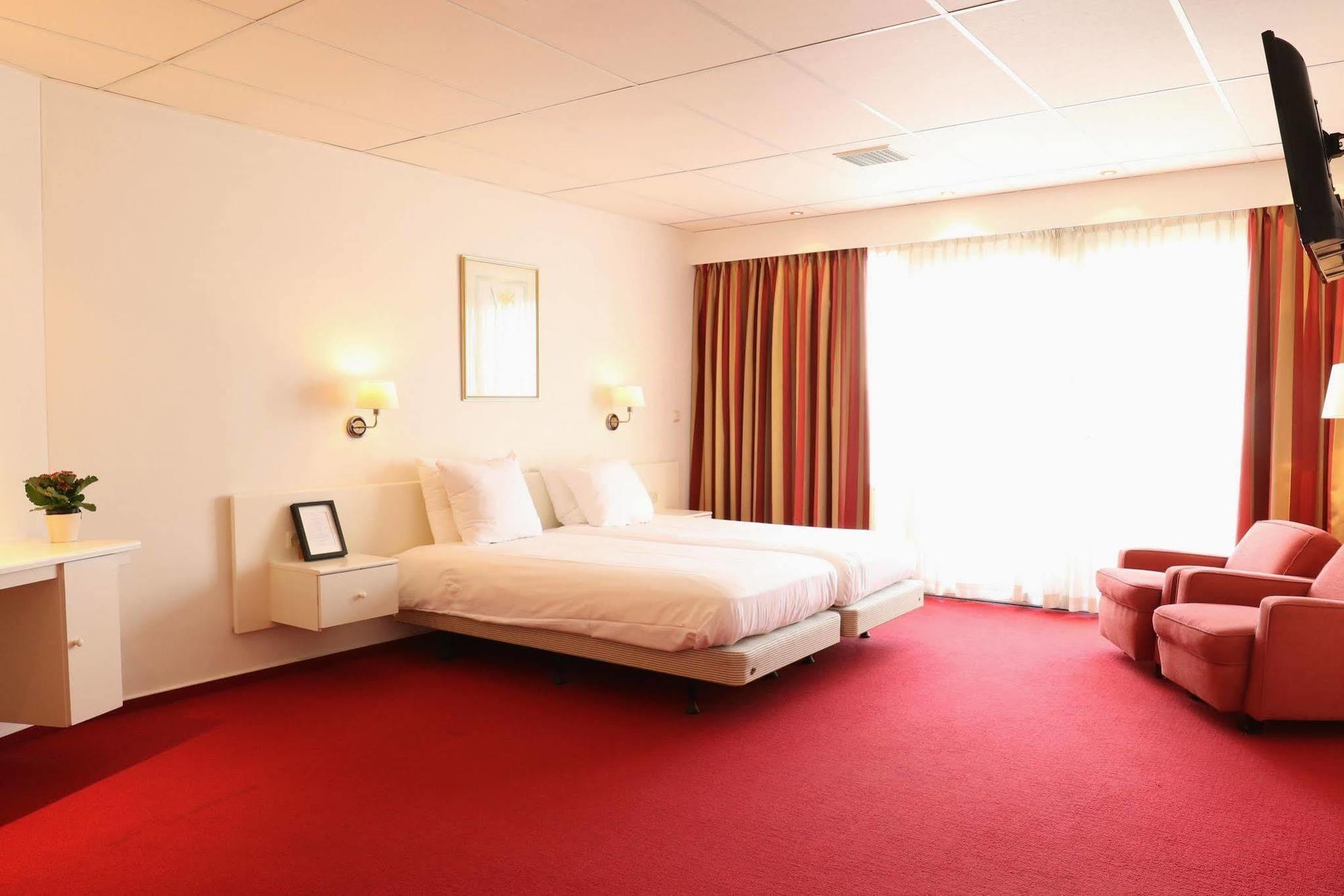 Js Hotel 埃彭 外观 照片