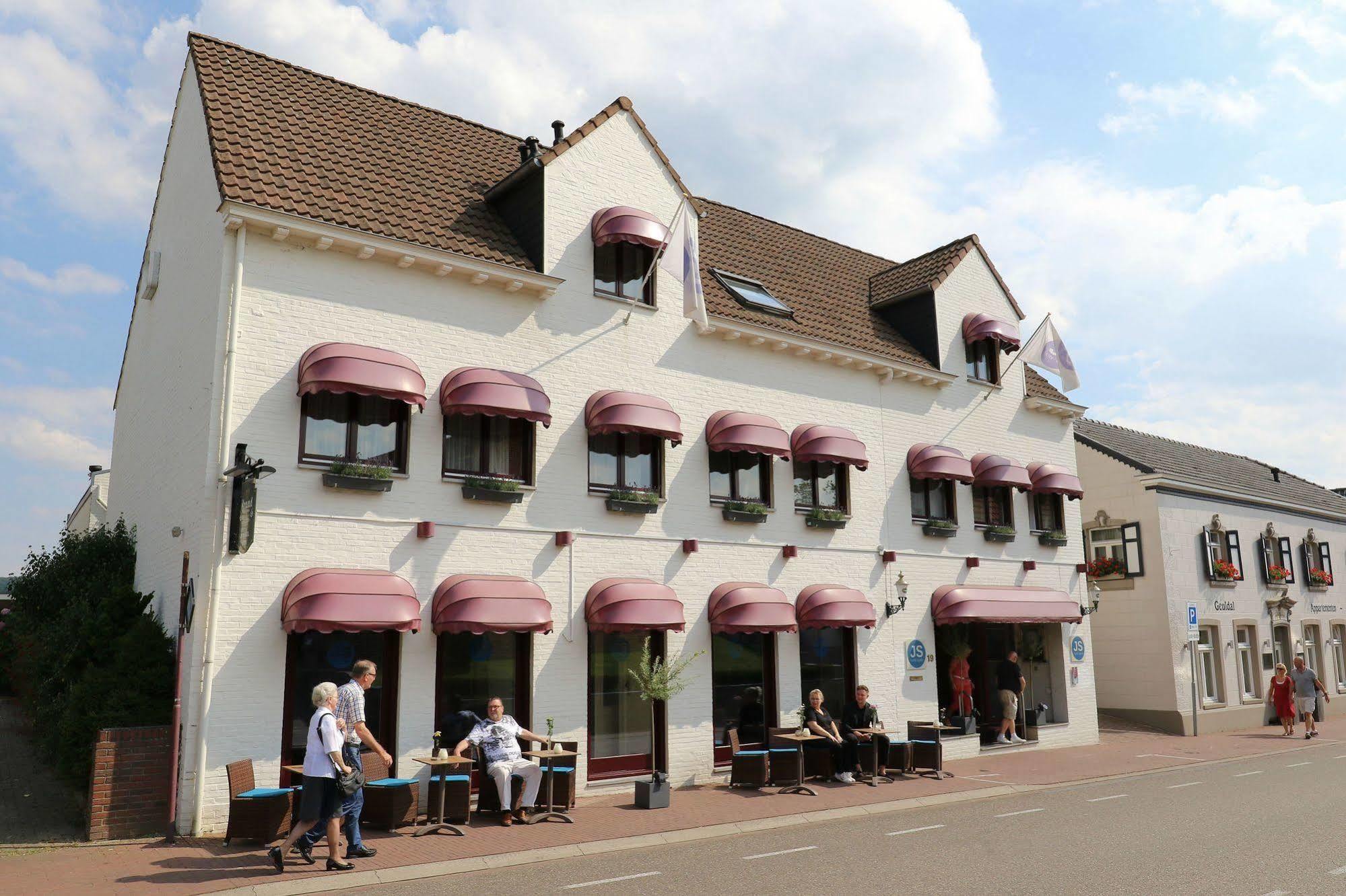 Js Hotel 埃彭 外观 照片